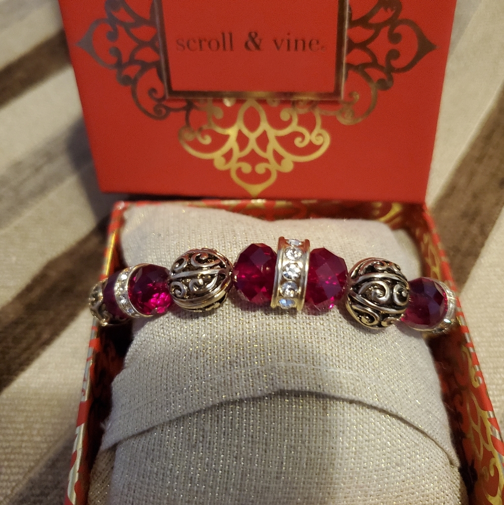 NIB Scroll & Vine bracelet